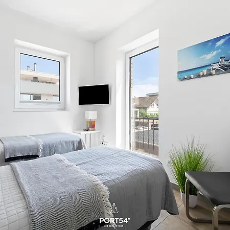 Dock 76 Promenade Apartment *