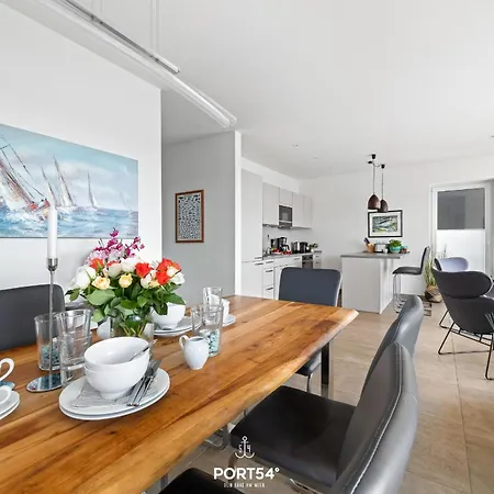 Dock 76 Promenade Apartment *