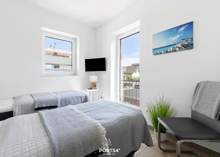 Dock 76 Promenade Апартаменты *