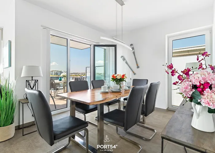 Dock 76 Promenade Апартаменты *